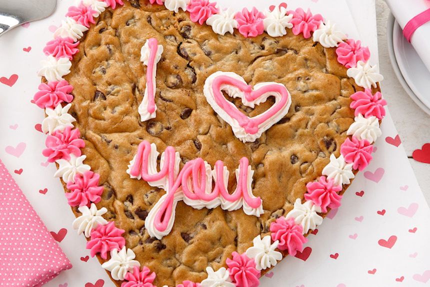 Custom Heart Cookie Cakes Return to Mrs. Fields and a New Sale Begins on Totable Cookie Canisters