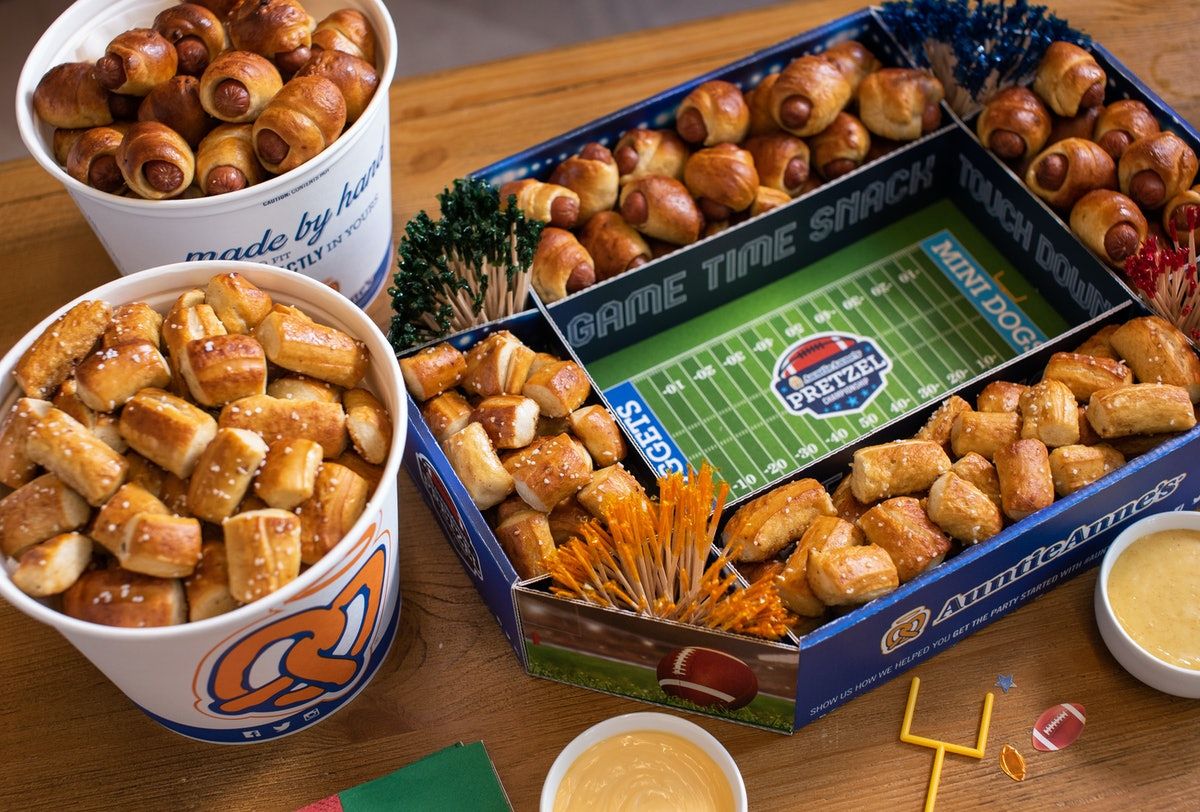 The Popular Game Day Snack Pack Returns to Auntie Annes Pretzels for Football Season