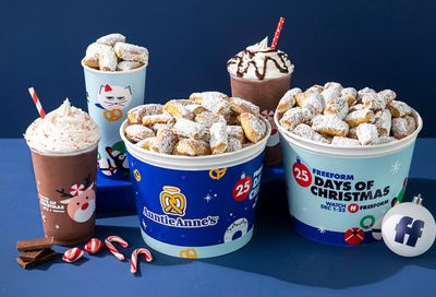 Auntie Anne's Pretzels Serves Up their Peppermint Chocolate Frost and Snowball Nuggets for the Holidays