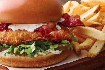 Applebee’s Unveils their New Crispy Chicken Bacon Ranch and Grilled Chicken Bacon Ranch Sandwiches 