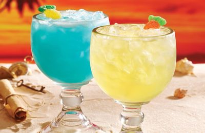 Enjoy $6 Summer Sips at Applebee’s with the Blue Bahama Mama and Tropical Mana Margarita 
